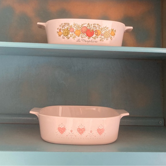 Vintage Corning Ware; 2 Quarts Square Baking Dish, No Lid - Picture 3 of 10